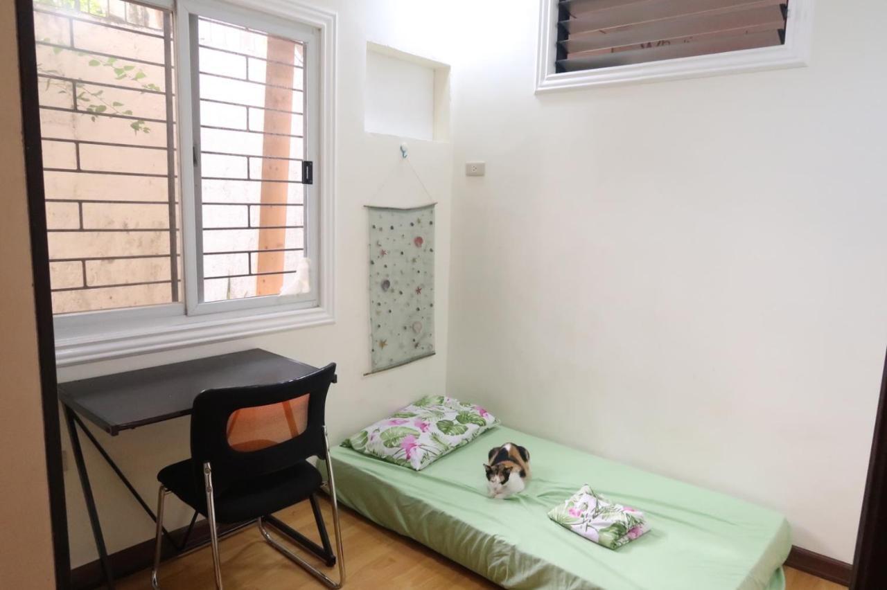 Хостел Cat Japanese Only At Uh Huh House Cebu Екстер'єр фото